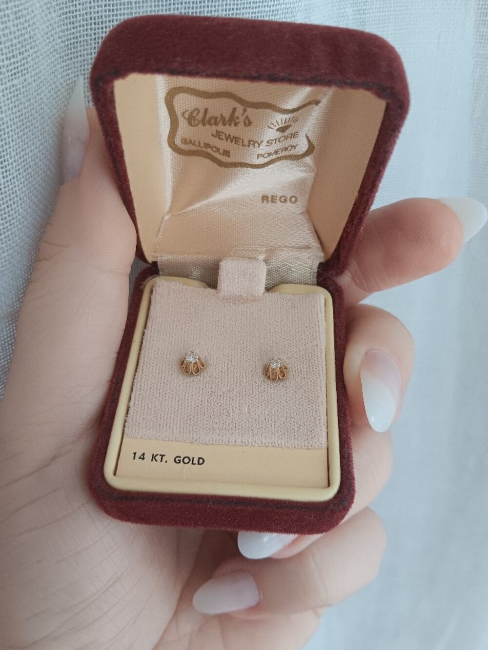 Vintage 14K Gold Natural Diamond Buttercup Stud Earrings w/ Original Velvet Box